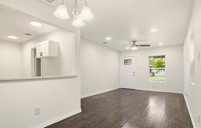 4-bedroom rental at 151 Morningview in San Antonio, TX — photo 5
