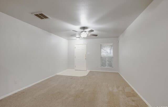4-bedroom rental at 9427 Velvet Spring in San Antonio, TX — photo 3