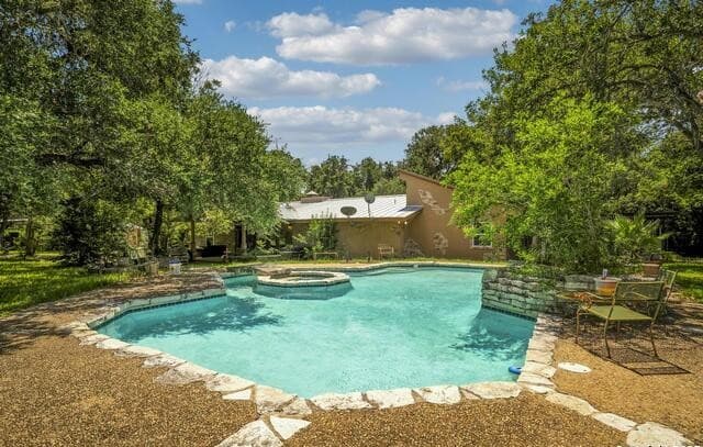 2-bedroom home for sale at 155 W Zavalla in San Antonio TX
