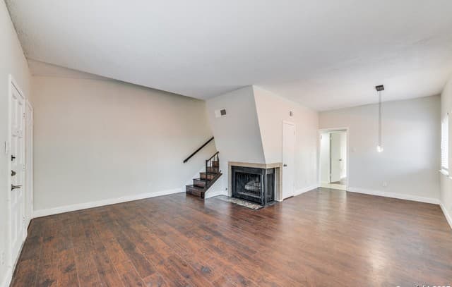 3-bedroom rental at 7123 Thrush View Unit 20 in San Antonio, TX — photo 2