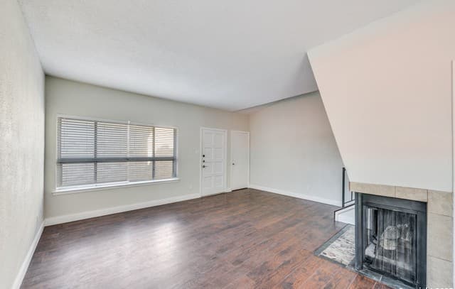 3-bedroom rental at 7123 Thrush View Unit 20 in San Antonio, TX — photo 4