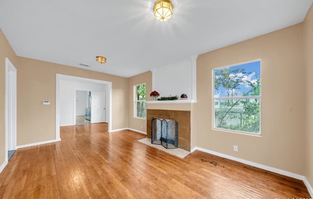 3-bedroom rental at 520 Ogden in San Antonio, TX — photo 2