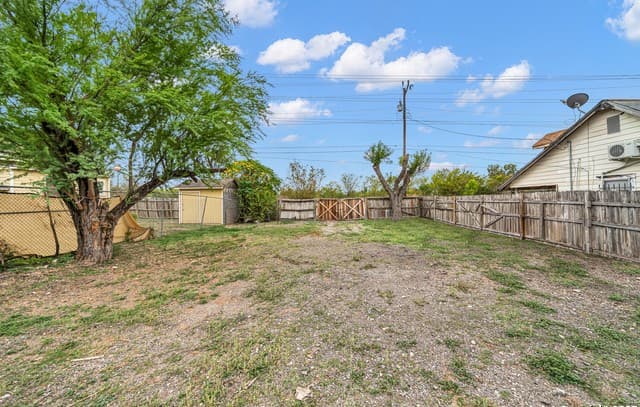 rental at 0 Westfall Ave in San Antonio, TX — photo 5