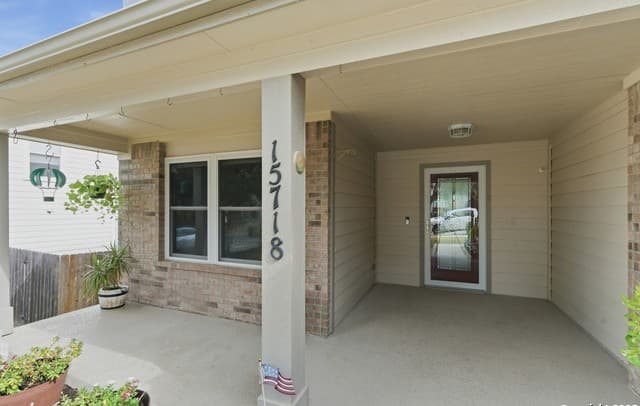 5-bedroom rental at 15718 Hastings Park in Selma, TX — photo 3