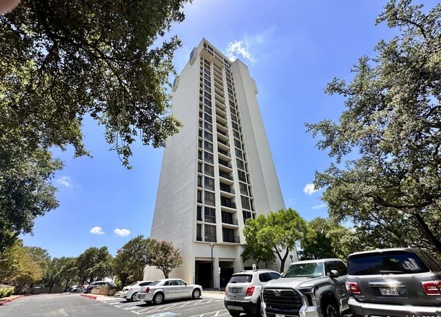 3-bedroom rental at 7701 Wurzbach Rd Unit 2301 in San Antonio, TX — photo 1