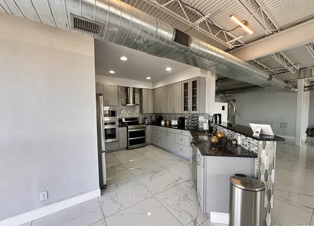 3-bedroom rental at 7701 Wurzbach Rd Unit 2301 in San Antonio, TX — photo 3