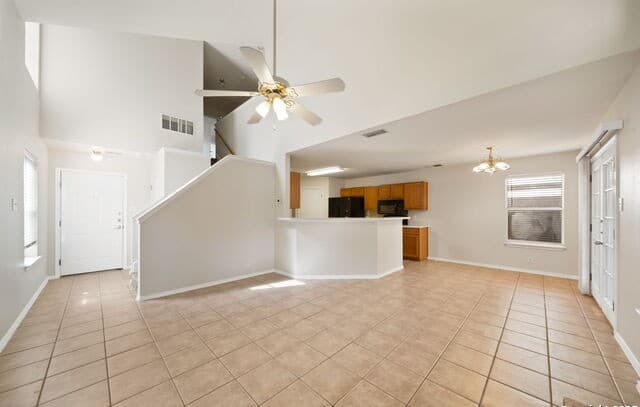 3-bedroom rental at 9311 Gillcross in San Antonio, TX — photo 5