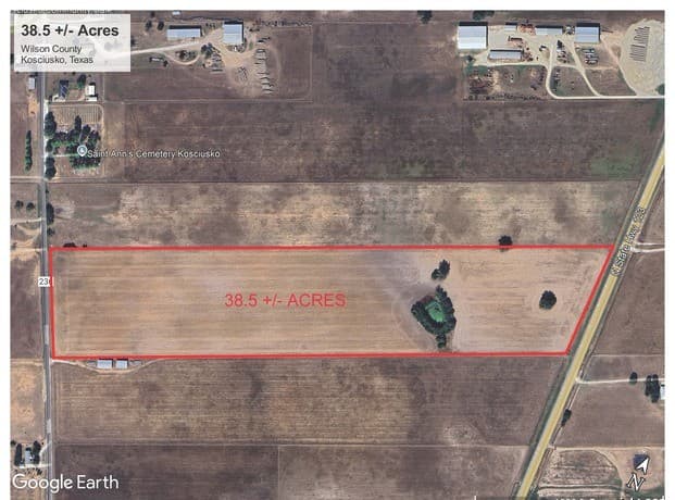 rental at 0 County Road 236 in Stockdale, TX — photo 2