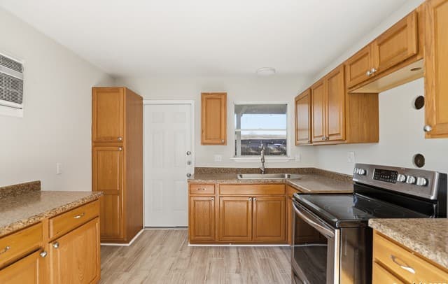 3-bedroom rental at 146 Hillsdale in San Antonio, TX — photo 5