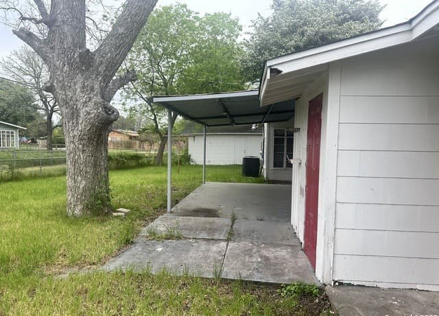 2-bedroom rental at 311 Kenmar in San Antonio, TX — photo 3