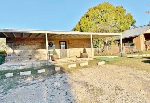 Home for sale at 11 Main St in Blanco, TX — photo 2