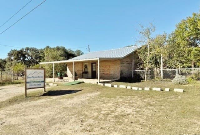 Home for sale at 11 Main St in Blanco, TX — photo 4