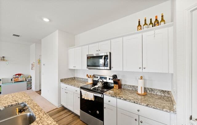 4-bedroom rental at 14407 Elkhorn in San Antonio, TX — photo 5