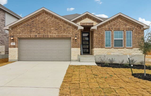 4-bedroom rental at 11415 Feather Vale in San Antonio, TX — photo 2