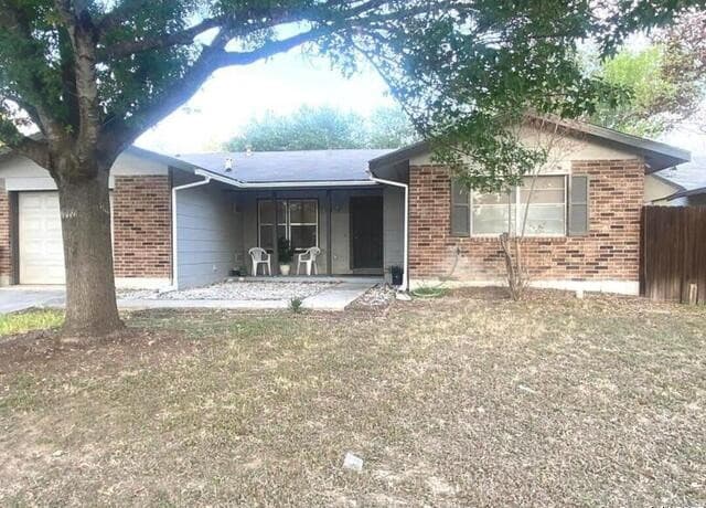 3-bedroom rental at 6418 Timberhill in San Antonio, TX — photo 2
