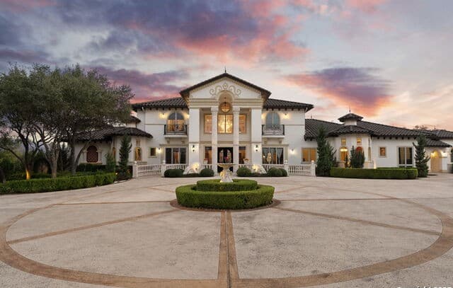 6-bedroom rental at 1418 Greystone in San Antonio, TX — photo 4