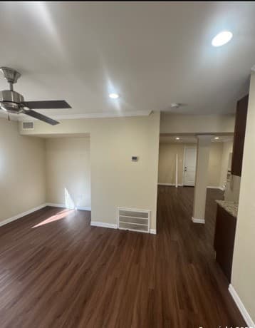 2-bedroom rental at 219 Silver Sands Unit 1 in San Antonio, TX — photo 4
