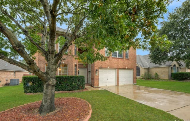 4-bedroom rental at 20811 Encino Pebble in San Antonio, TX — photo 2