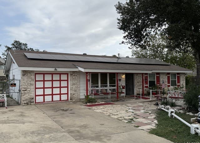 3-bedroom rental at 6918 Sun Valley Dr in San Antonio, TX — photo 3