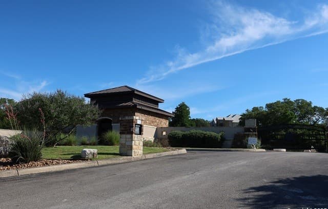 rental at 000 Pr 2775 in Mico, TX — photo 2