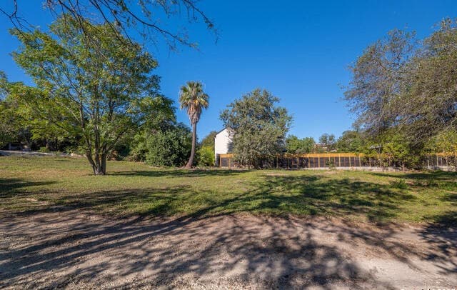 rental at 529 Geneseo in Terrell Hills, TX — photo 1