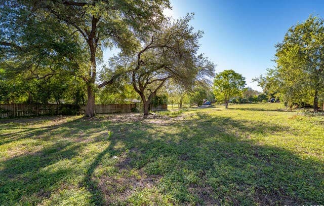 rental at 529 Geneseo in Terrell Hills, TX — photo 4