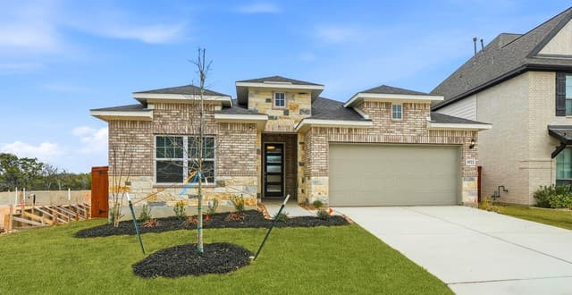 4-bedroom rental at 9522 Luke Path in San Antonio, TX — photo 2