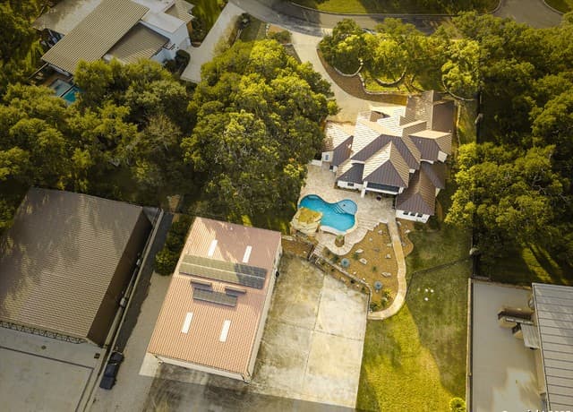 5-bedroom rental at 28 Boerne Stage Airfield in Boerne, TX — photo 1