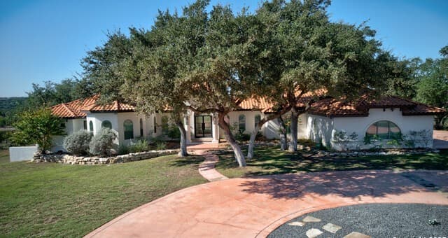 Home for sale at 334 Arthur in Spring Branch, TX — photo 2