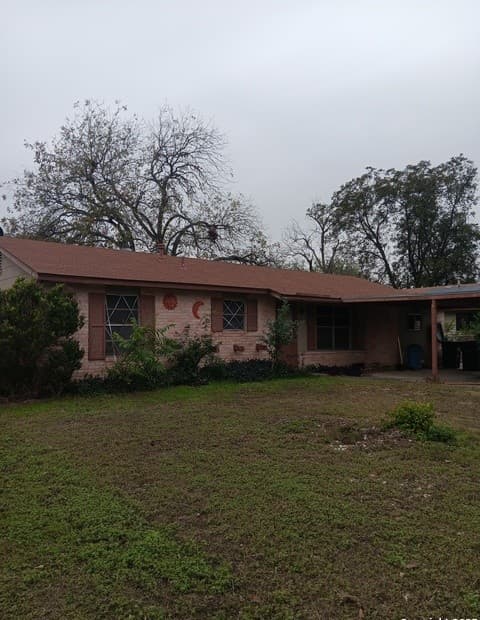 3-bedroom rental at 10902 Lazy Oaks in San Antonio, TX — photo 2