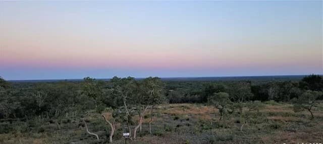 rental at 194 Crescent Ridge in Hondo, TX — photo 1