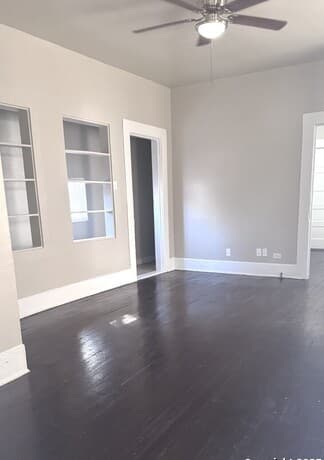 2-bedroom rental at 1021 Ogden Unit 7 in San Antonio, TX — photo 5