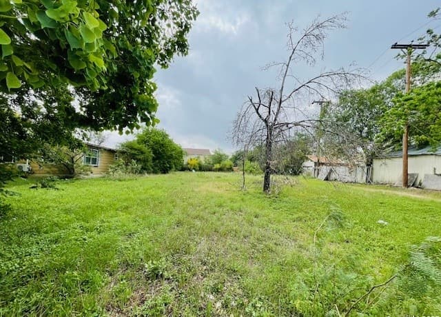 rental at 5310 Howard in San Antonio, TX — photo 4