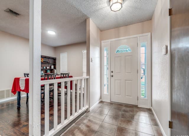 3-bedroom rental at 4818 Winthop in San Antonio, TX — photo 1