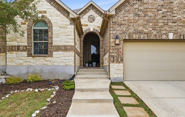 4-bedroom rental at 3903 Firebush in San Antonio, TX — photo 3