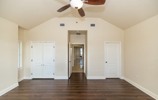 3-bedroom rental at 1892 Fm 476 in Poteet, TX — photo 5