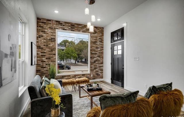 3-bedroom rental at 520 W Mistletoe in San Antonio, TX — photo 4