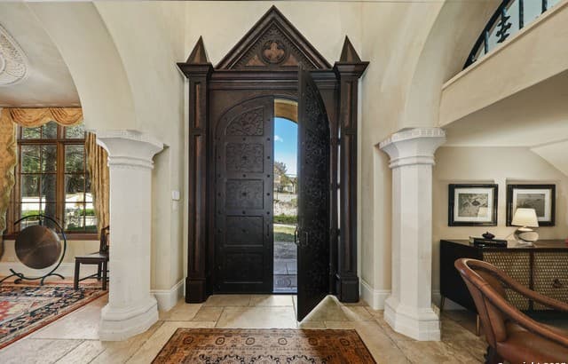 5-bedroom rental at 640 Terrell in Terrell Hills, TX — photo 5