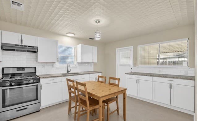 3-bedroom rental at 2722 Lagoon in San Antonio, TX — photo 5