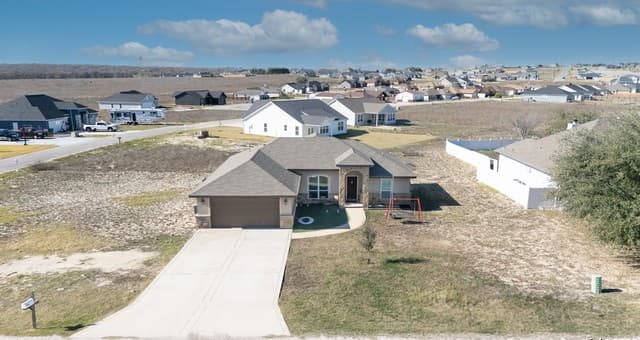 3-bedroom rental at 103 Muirfield in La Vernia, TX — photo 1