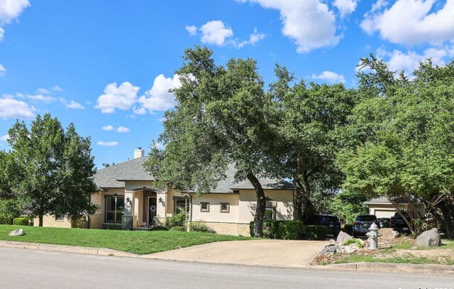 4-bedroom rental at 23902 Verde River in San Antonio, TX — photo 3