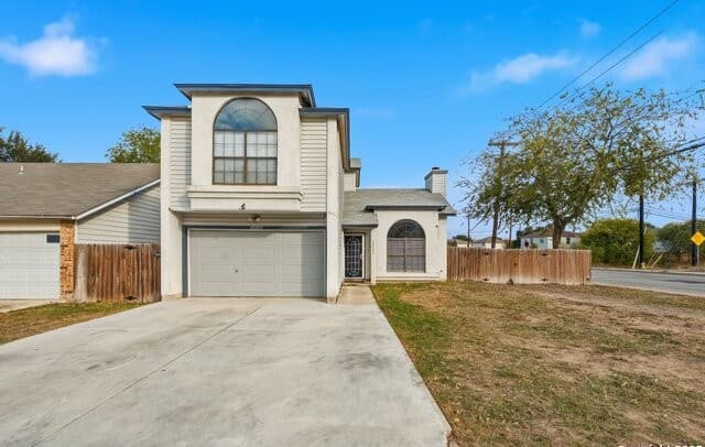 3-bedroom rental at 10203 Raven Field dr in San Antonio, TX — photo 1