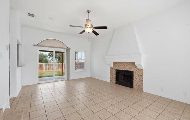 3-bedroom rental at 10203 Raven Field dr in San Antonio, TX — photo 4