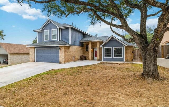 4-bedroom rental at 14658 Highland Ridge in San Antonio, TX — photo 2