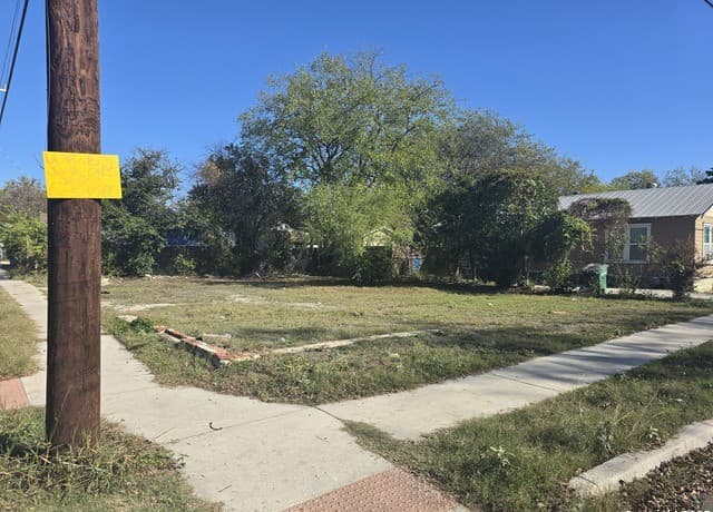 rental at 2019 El Paso in San Antonio, TX — photo 4