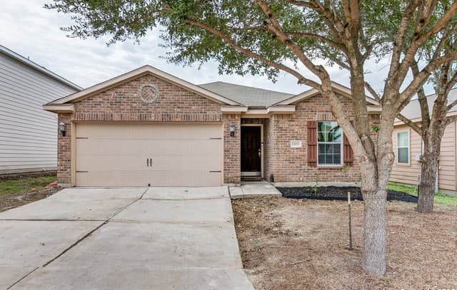 3-bedroom rental at 12011 Luckey Vw in San Antonio, TX — photo 1