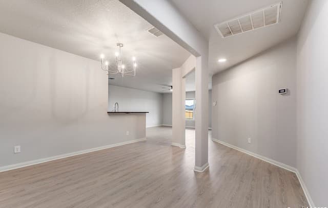 3-bedroom rental at 12011 Luckey Vw in San Antonio, TX — photo 5