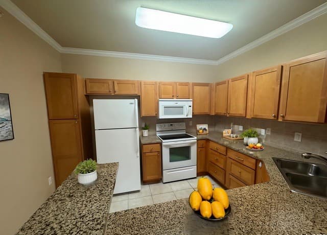 3-bedroom rental at 6160 Eckhert Unit 103 in San Antonio, TX — photo 5