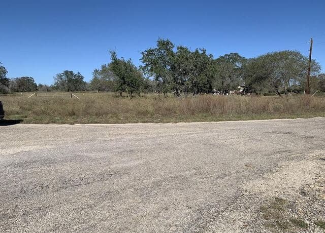 rental at 203 Cr 789 in Natalia, TX — photo 1