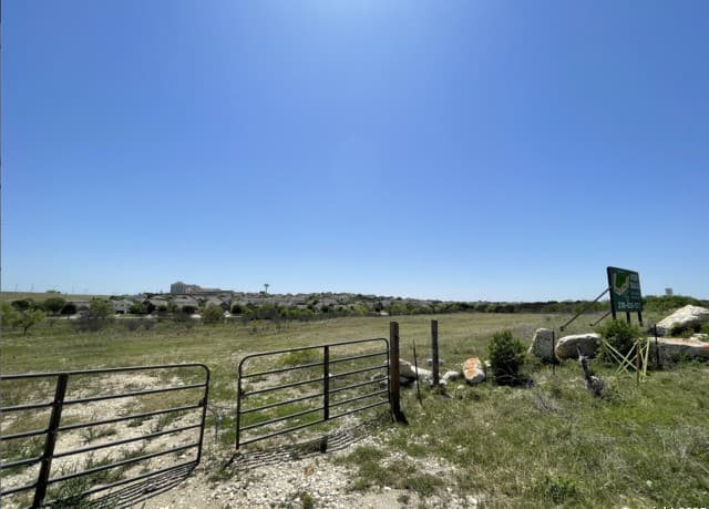 rental at 0 Lookout in Live Oak, TX — photo 2